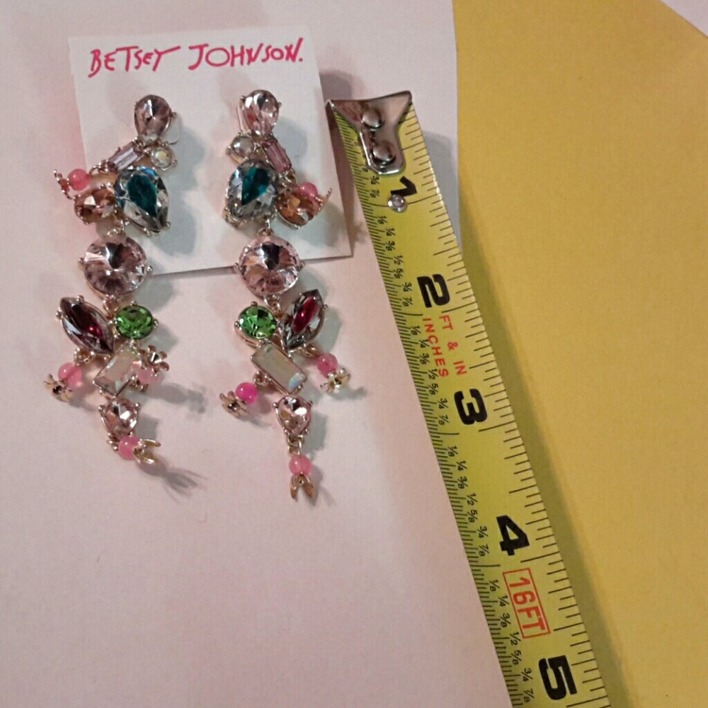 Betsey johnson longer dangle earrings NWT - Picture 3 of 3